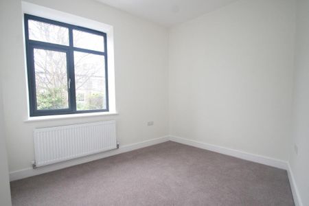 2 bedroom end of terrace house to rent - Photo 4