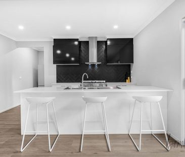 8 Fabular Street, Donnybrook, Vic 3064 - Photo 2