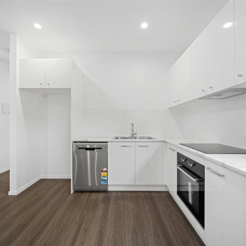 2 Bedroom Unit in convenient location - Photo 1