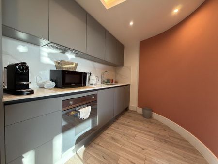 Studio to rent - Photo 2