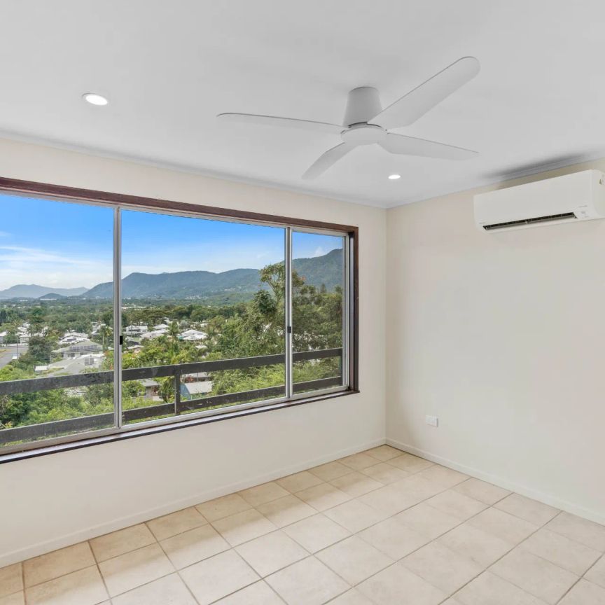 Elevated level living with breathtaking views - Photo 1