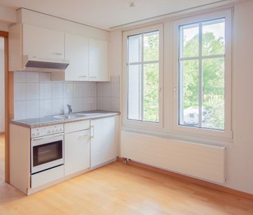 Hübsche 2.5 Zi.-Wohnung - mit Balkon in ruhigem Quartier - Photo 2