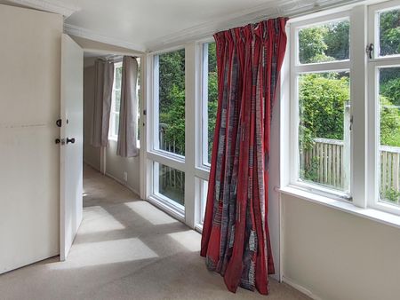 Naenae Living - Photo 2