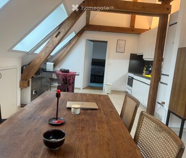 Moderne 2,5-Zimmer-Dachgeschosswohnung in Zürich-Wiedikon - Photo 1