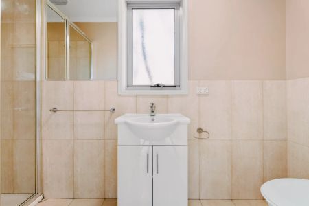 9 Risdon Drive, Melbourne - Photo 4