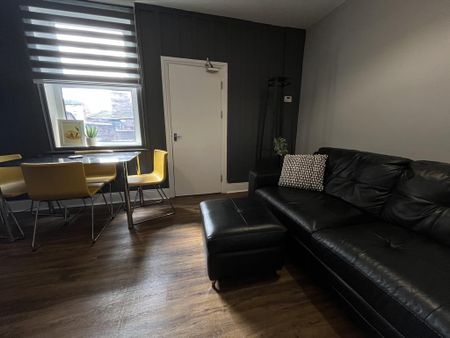 4 bedroom terraced house to rent - Photo 2