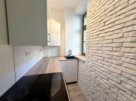 jasna kawalerka w sercu Łazarza – ul. Małeckiego 21 m² - Photo 3
