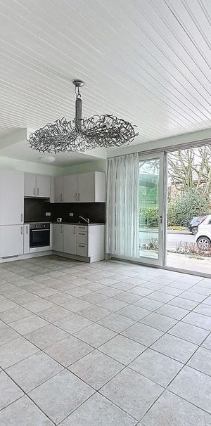 Appartement te huur in Tournai voor € 800 met 1 slaapkamer - Photo 1