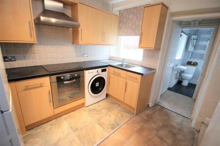 2 bedroom private hall to rent - Photo 5