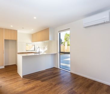 Brand new townhouse in a great location! - Photo 3