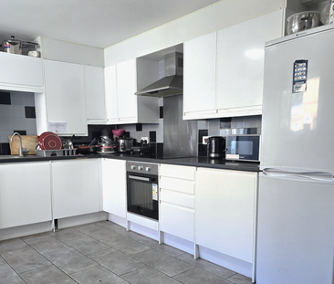 1 bedroom in a house share to rent - Photo 5