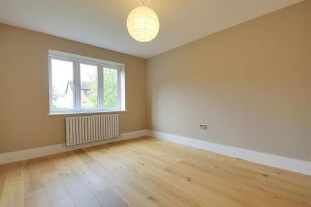 4 bedroom detached house to rent - Photo 2