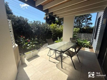 Furnished 4 bedroom townhouse close to Jetty Precinct - Photo 5