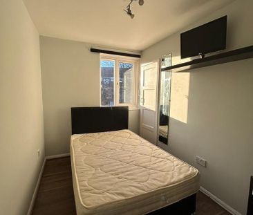 1 bedroom house of multiple occupation to rent - Photo 6