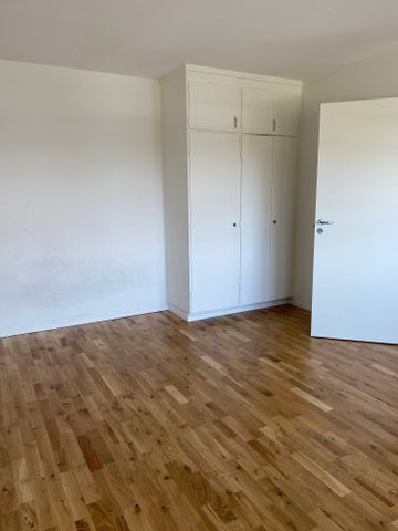 Östra Järnvägsgatan 14 B - Photo 4