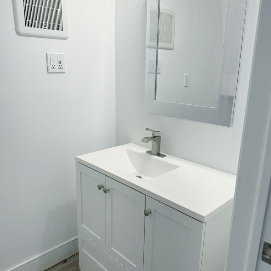 For Lease - 8 Speight Court Unit# Basement, Ajax, Ontario - Photo 1