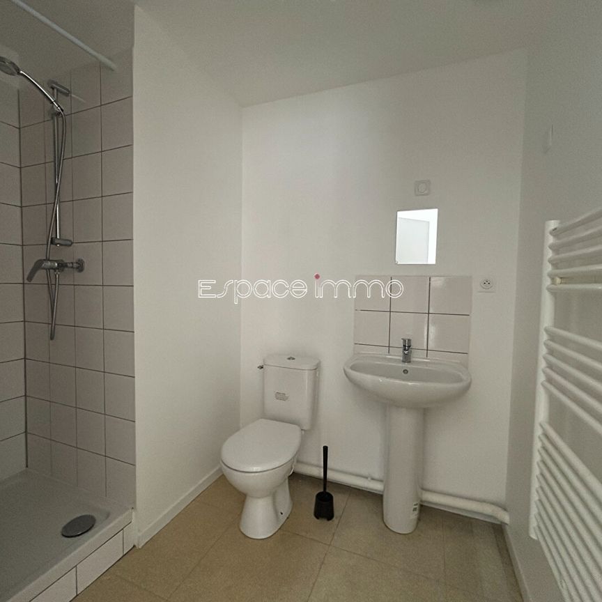 Location Appartement 1 pièce 26m² LE GRAND QUEVILLY 76120 - Photo 1