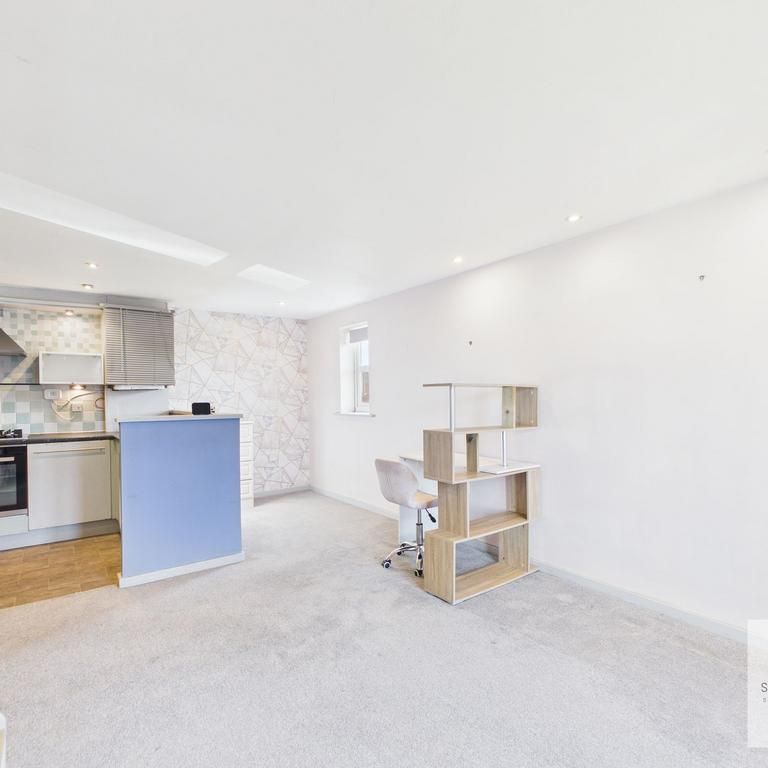 2 bedroom flat to rent - Photo 1