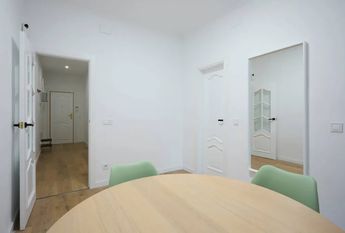 Carrer de Neopàtria, Barcelona, Catalonia 08030