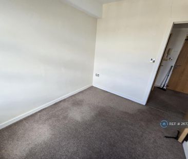 2 bedroom maisonette to rent - Photo 3