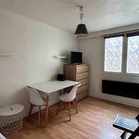 Location Appartement 1 pièce 16m² - Photo 4