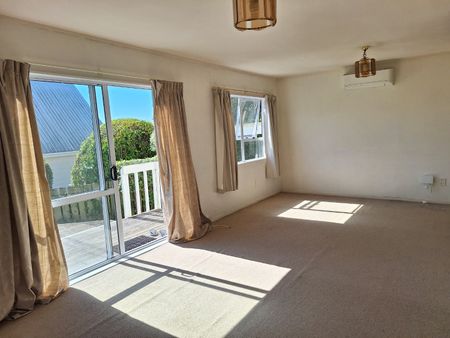 Comfortable home with nice outlook - Photo 5