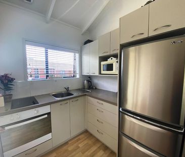 Relaxed coastal living in a quiet cul-de-sac - Photo 4