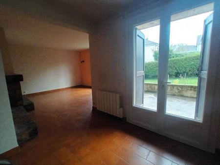 Location appartement t6 et plus 2 pièces 62 m² à Luc-la-Primaube (12450) - Photo 3