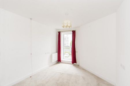 1 bedroom retirement property to rent - Photo 5