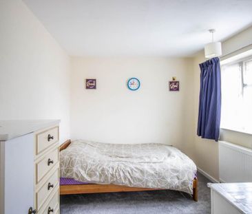 2 bedroom semi-detached house to rent - Photo 3