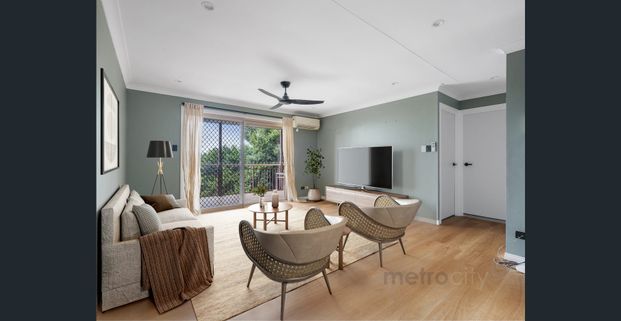 This 2 Bed, 2 bath with air con is calling your name! - Photo 1
