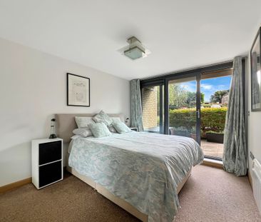 A wonderfully light and beautifully presented two bedroom, two bath... - Photo 3