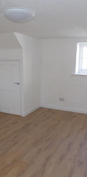 3 bedroom mews to rent - Photo 1