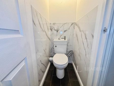 3 bedroom end of terrace house to rent - Photo 3