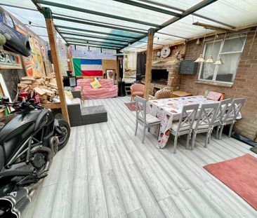 3 bedroom semi-detached house to rent - Photo 2