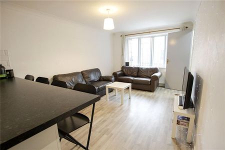 6 bedroom house to rent - Photo 2