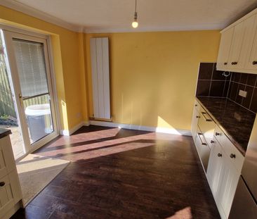 3 bed town house to rent in Meadow View, Holywell Lake - Photo 1