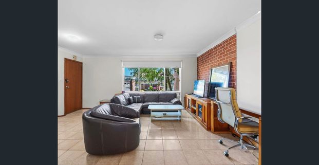 Perfect Family Home in the Heart of Glenfield - Photo 1