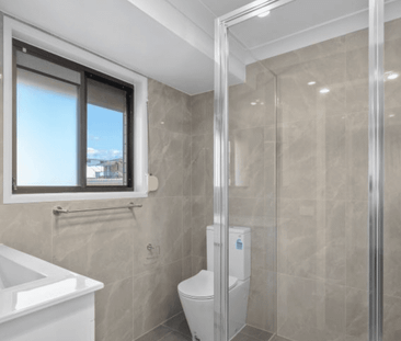 SPACIOUS, LIGHT-FILLED FAMILY RETREAT WITH POOLSIDE ENTERTAINING & ... - Photo 6