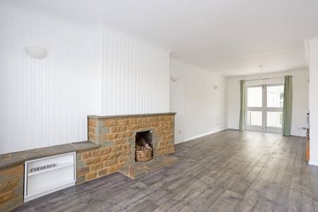 3 bedroom semi-detached house to rent - Photo 2