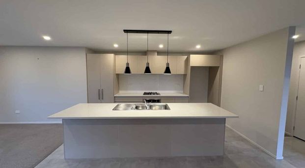 4 Bedroom, Whalers Gate - Photo 1