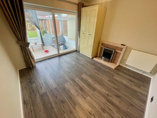 4 bedroom detached bungalow to rent - Photo 1