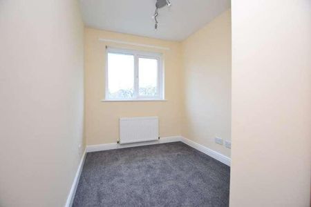 Three Bedroom Terraced House To Let On Cowdray Court, Kingston Park, Newcastle Upon Tyne, NE3 - Photo 3