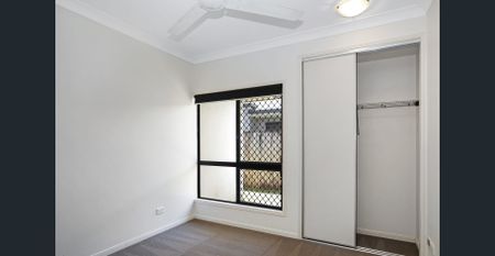 Edmonton home with side access and pool - Photo 4