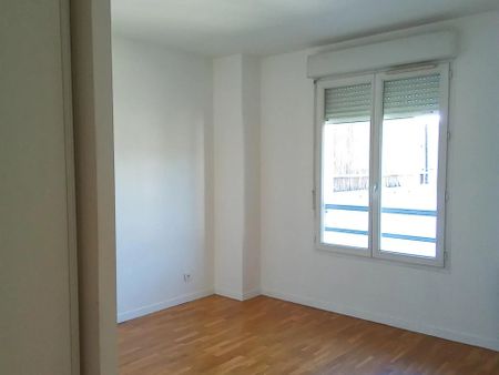 Location Appartement 4 pièces 85 m2 à Aubervilliers - Photo 2