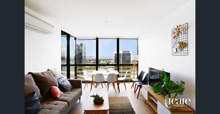 Living The Luxury Lifestyle - Photo 3