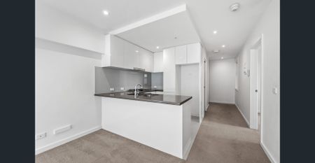 Vibrant with an abundance of convenience - Photo 3