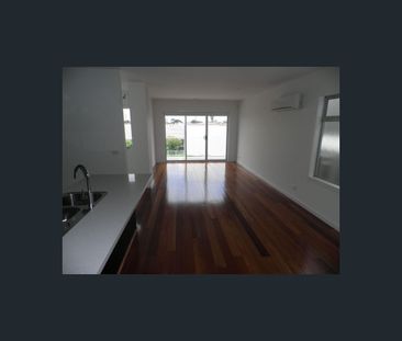 7 Desmond Street, Maidstone, Vic 3012 - Photo 6