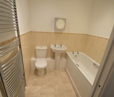 2 bedroom flat to rent - Photo 4