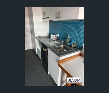 Studio available ideal for students - Photo 3